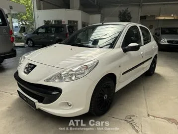 Peugeot 206 2010 photo 2