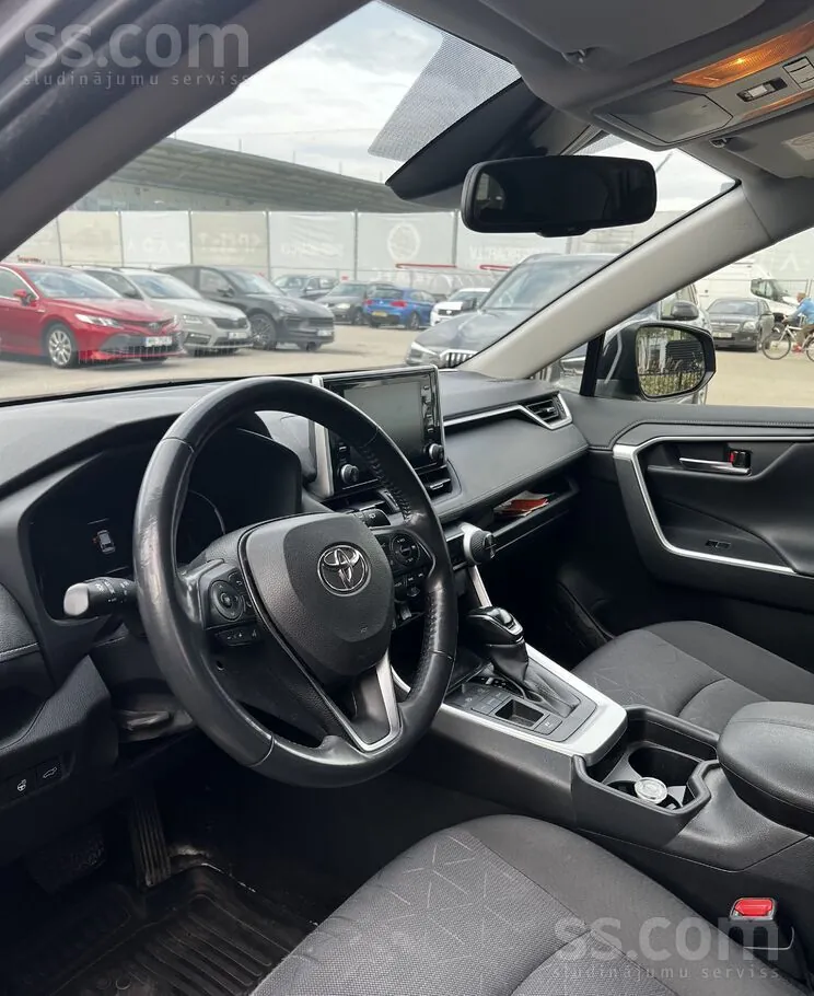 Toyota Rav4 2021 photo 3