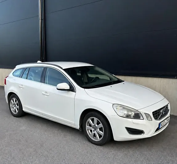 Volvo V60 2013 photo 2