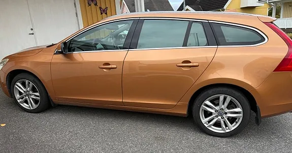 Volvo V60 2012 photo 2