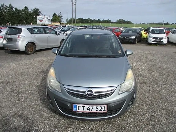Opel Corsa 2012 photo 2