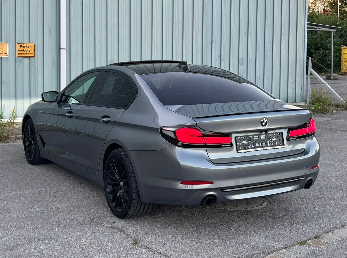 BMW 5 Series 2017 photo 3