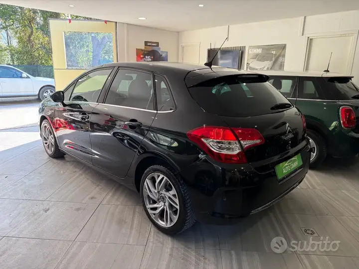 Citroen C4 2011 photo 2
