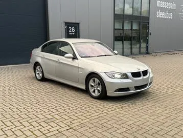BMW 320D 2006 photo 2