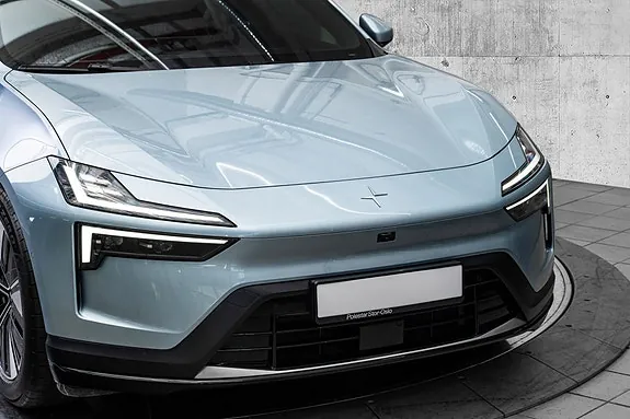 Polestar 4 2025 photo 2