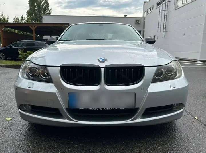 BMW 320I