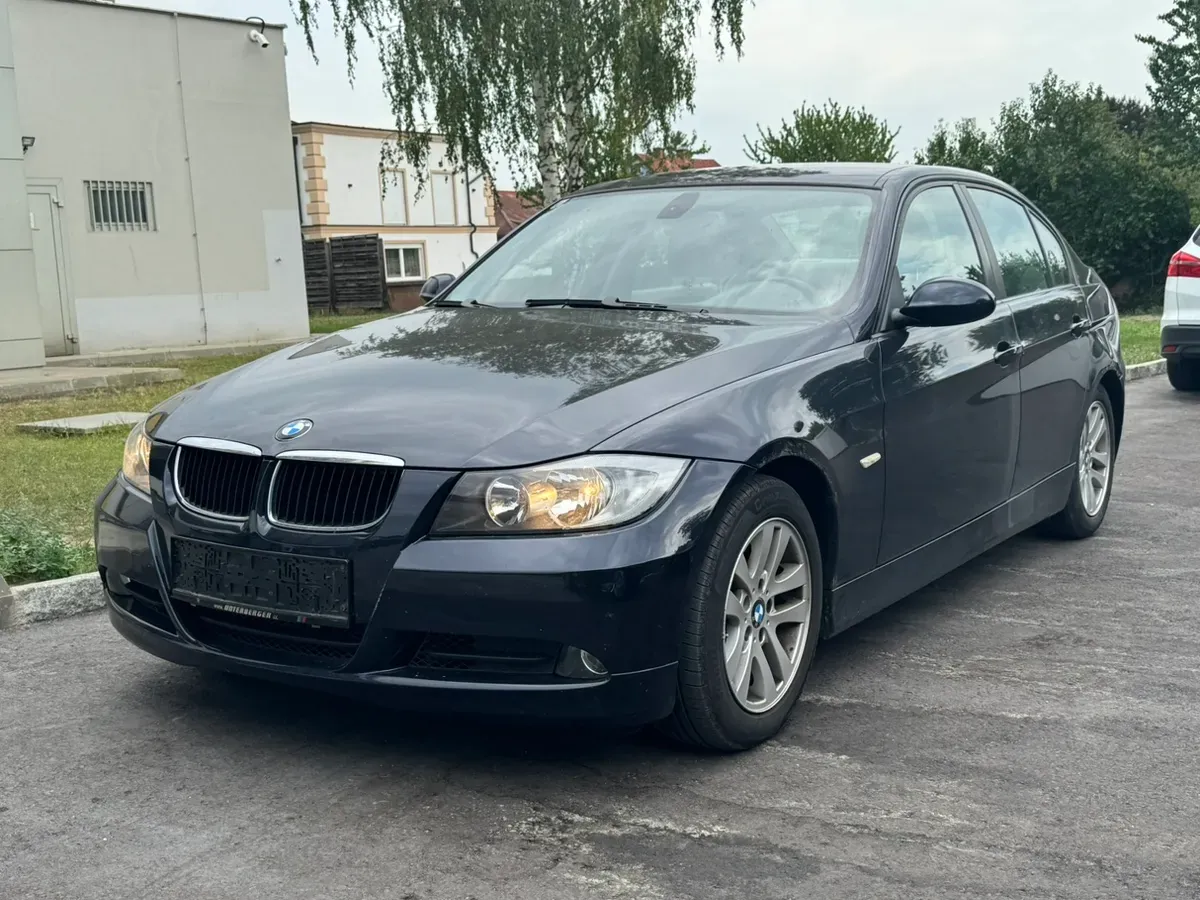 BMW 3 Series 2005 photo 2