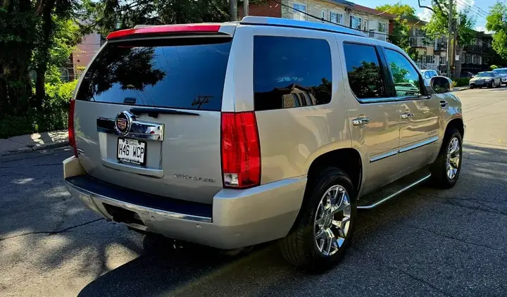 Cadillac Escalade 2010 photo 2