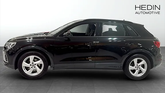 Audi Q3 2019 photo 2