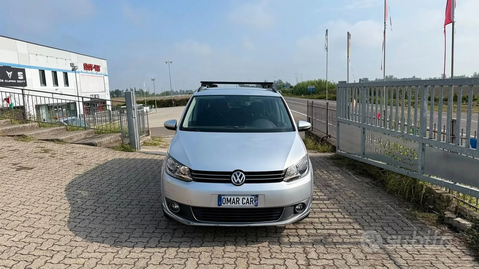 Volkswagen Touran 2014 photo 2