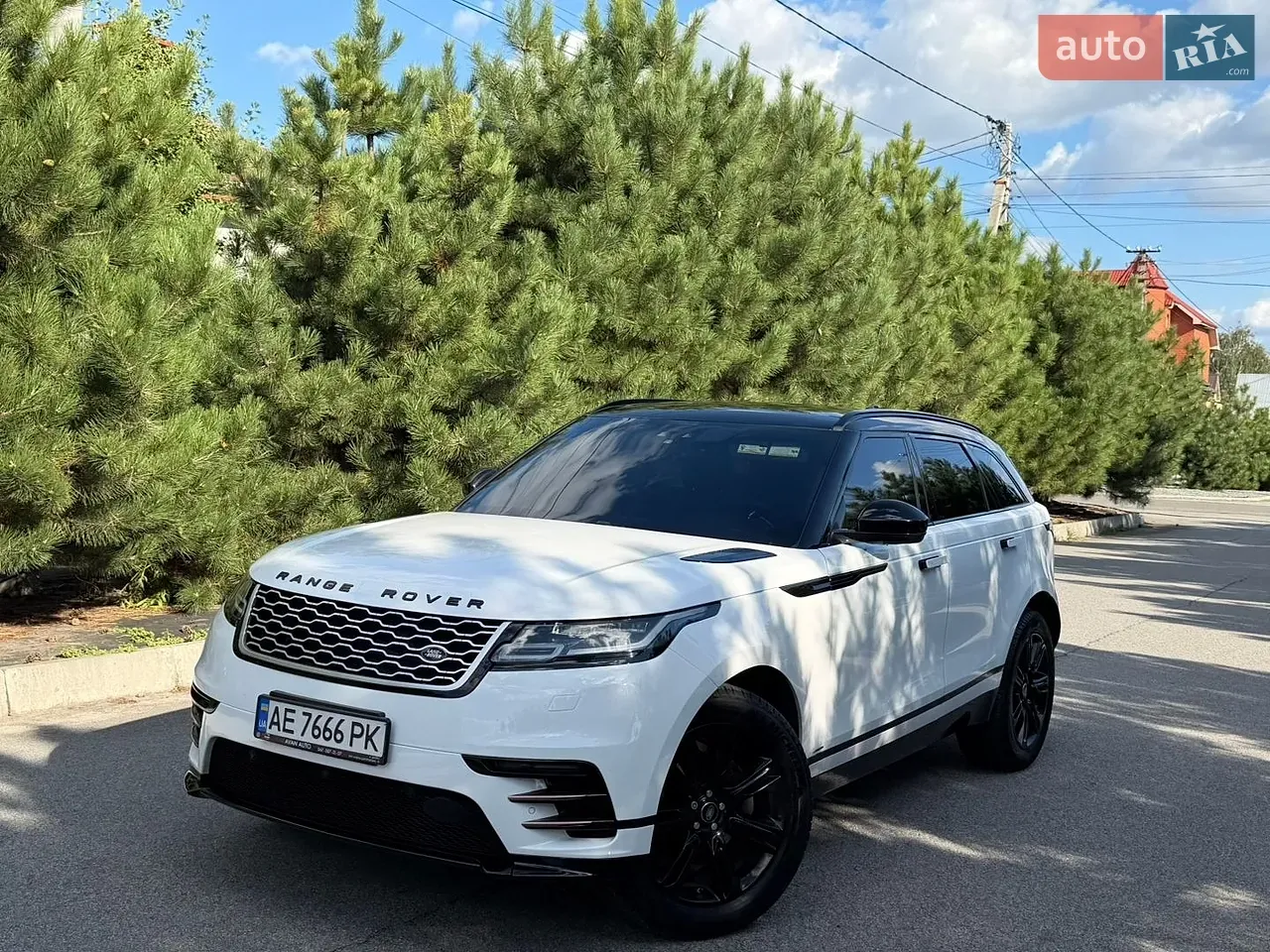 Land Rover Range Rover Velar 2020 photo 3