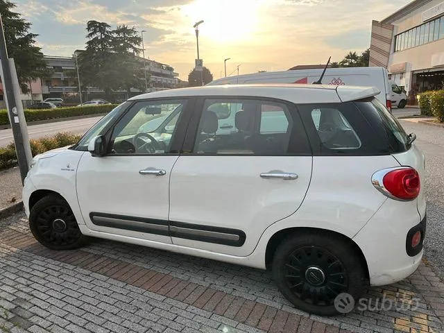 Fiat 500L 2016 photo 2