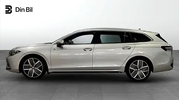 Volkswagen Passat 2025 photo 2