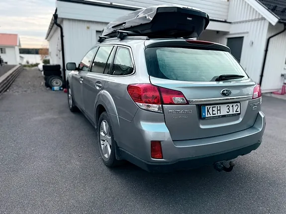 Subaru Outback 2010 photo 3