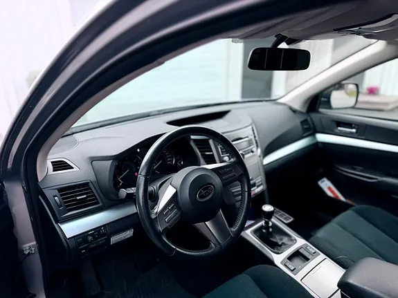 Subaru Outback 2010 photo 4