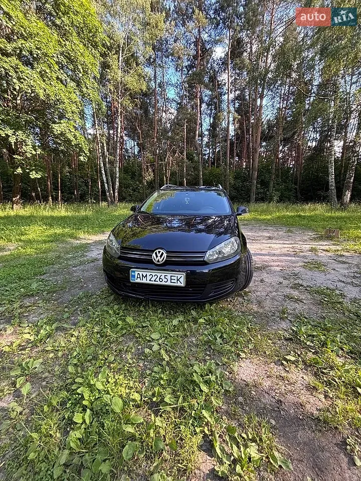 Volkswagen Golf 2011 photo 2