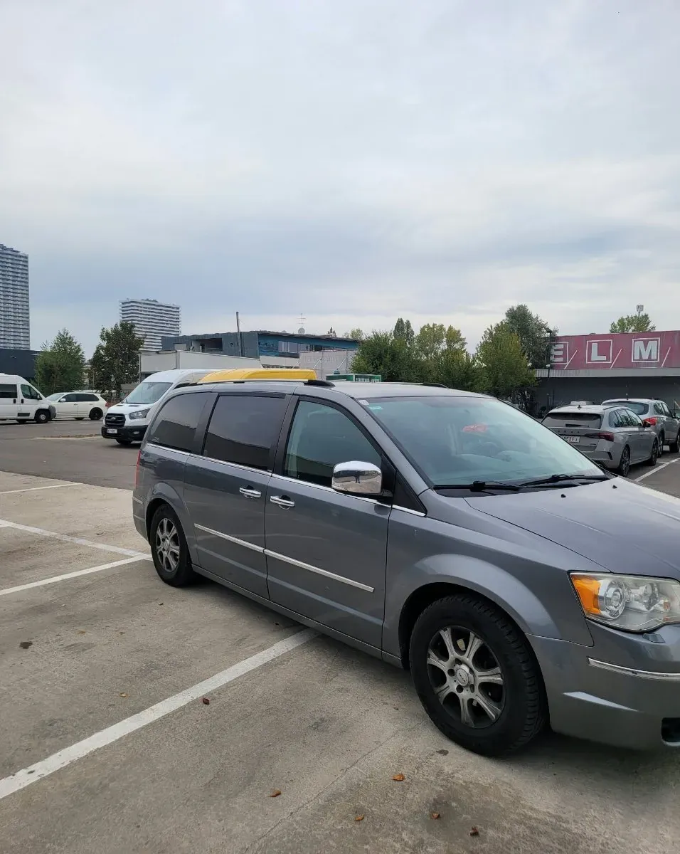 Chrysler Voyager 2008 photo 3