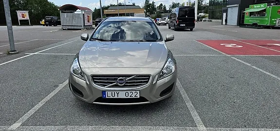 Volvo V60 2012 photo 2