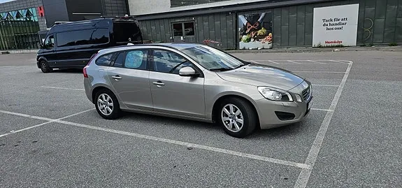 Volvo V60 2012 photo 4