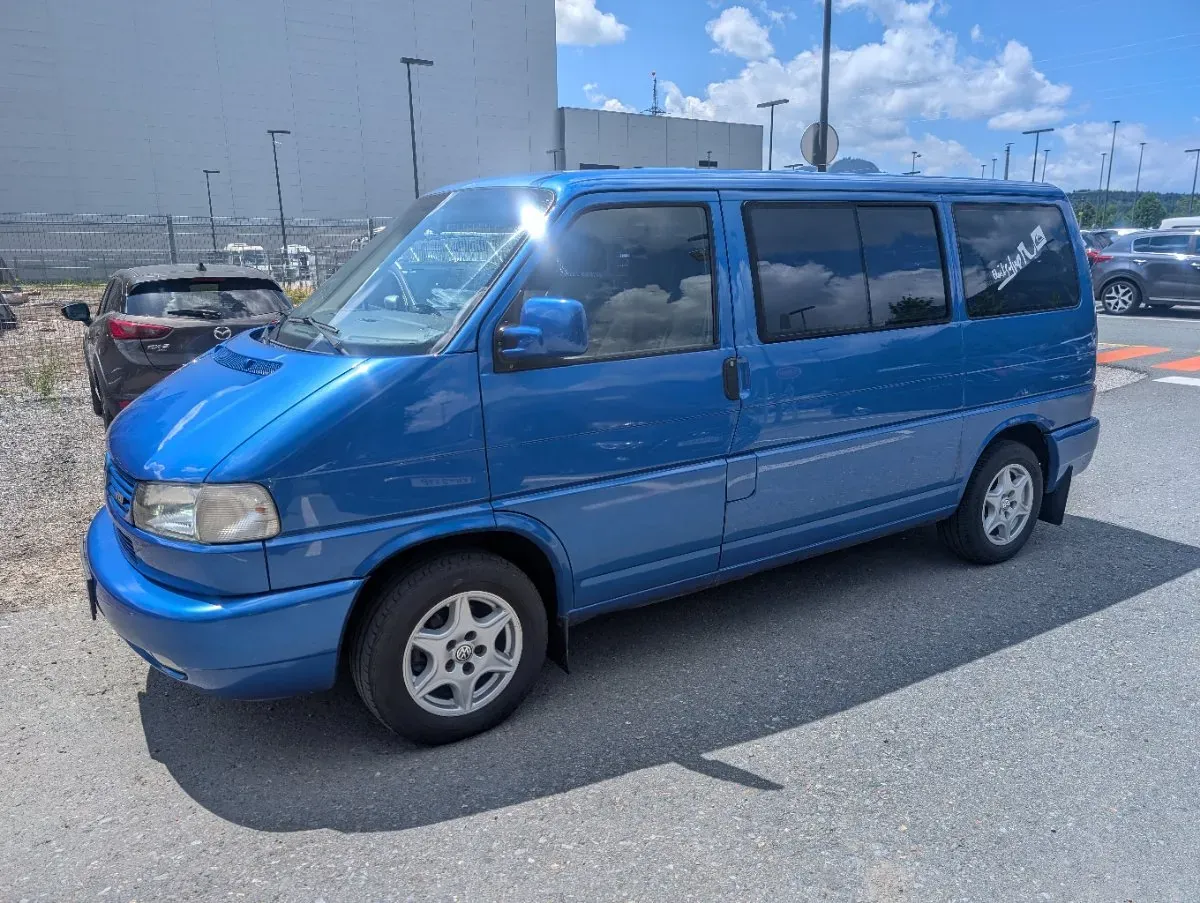 Volkswagen T4 1999 photo 2