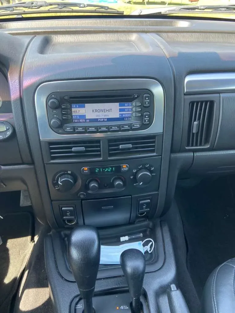 Jeep Grand Cherokee 2004 photo 3