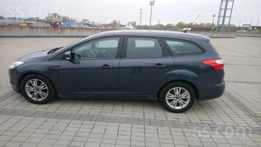 Ford Focus 2014 photo 2