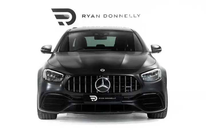 Mercedes-Benz E-Class 2023 photo 2