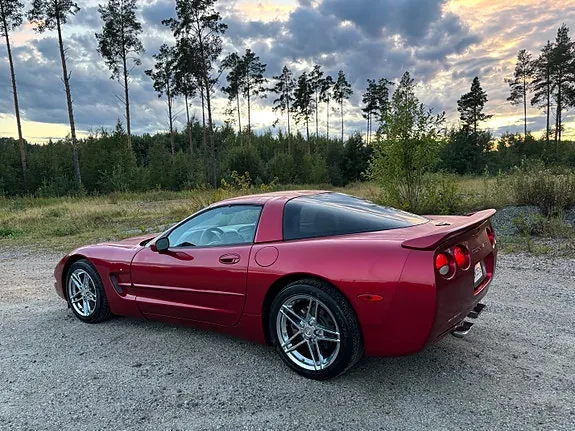 Chevrolet Corvette 2002 photo 4