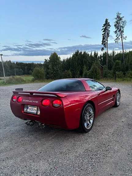 Chevrolet Corvette 2002 photo 3
