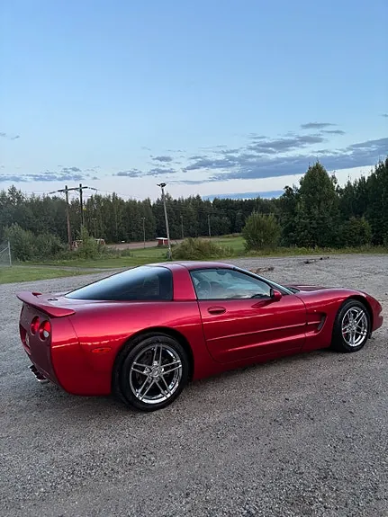 Chevrolet Corvette 2002 photo 2