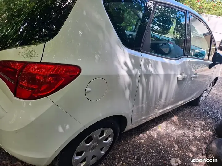 Opel Meriva 2013 photo 2