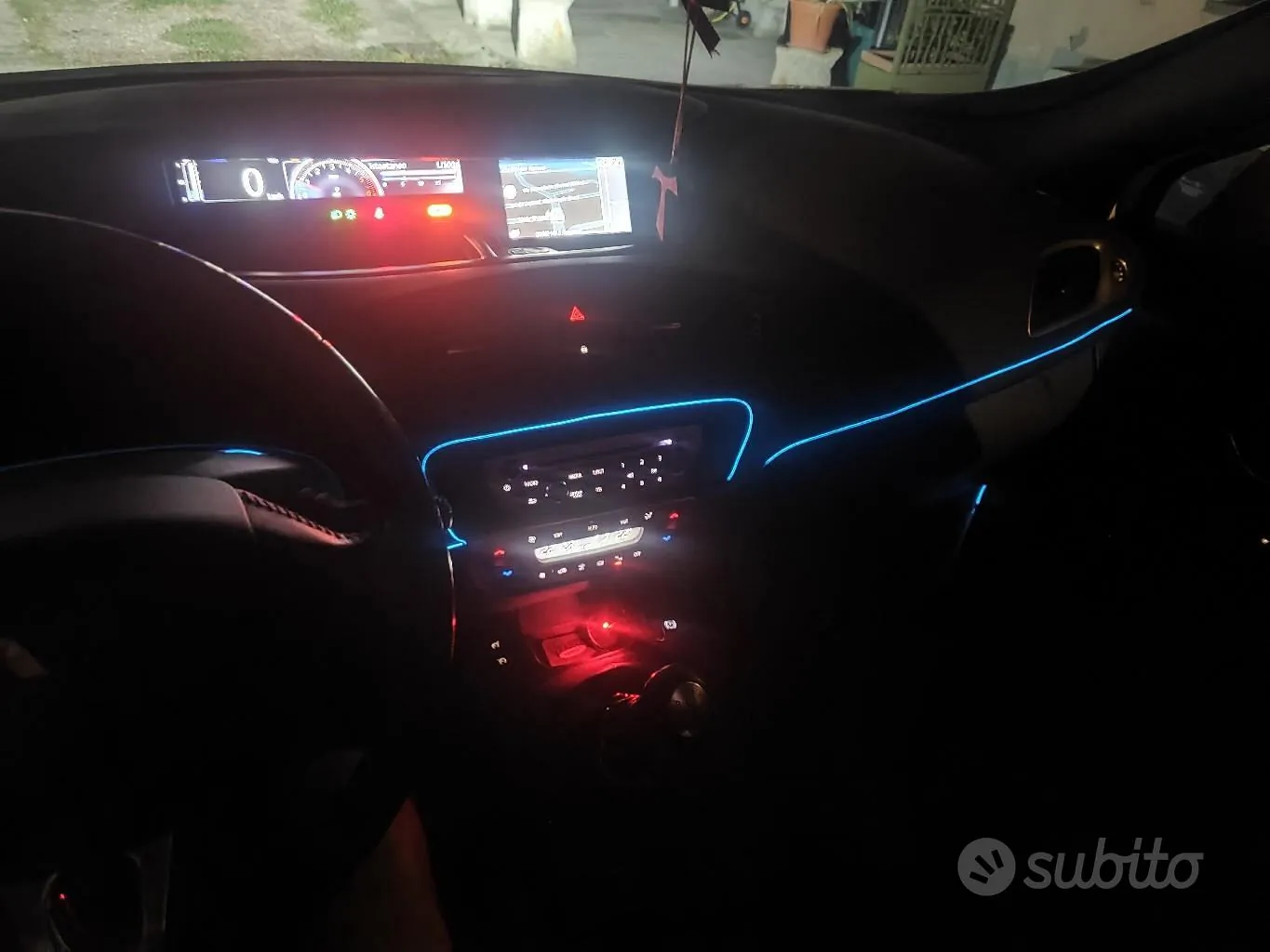 Renault Scenic 2015 photo 2