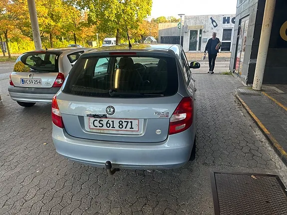 Skoda Fabia 2010 photo 3
