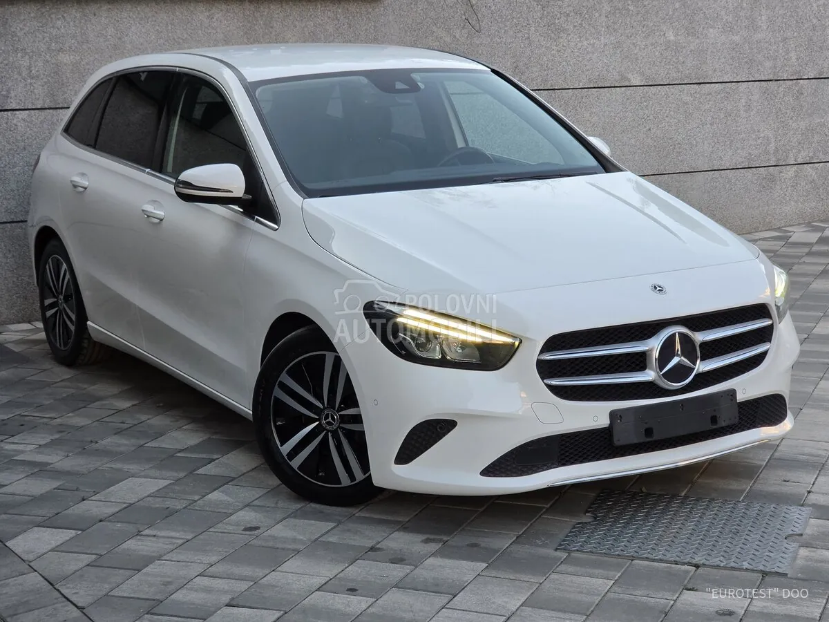 Mercedes-Benz B180 2022 photo 4