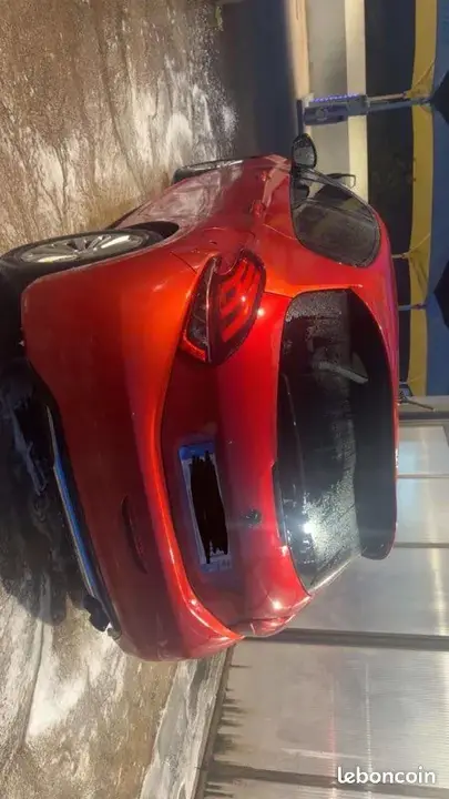 Peugeot 208 2018 photo 3