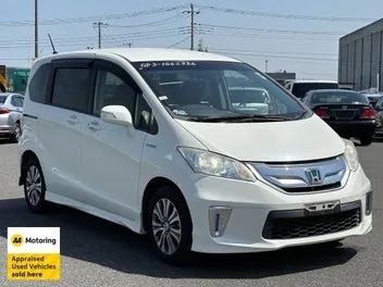 Honda Freed 2013 photo 2