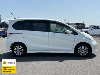 Honda Freed 2013 photo 4