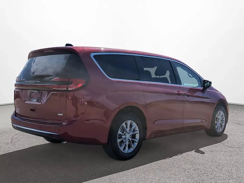 Chrysler Pacifica 2027 photo 5