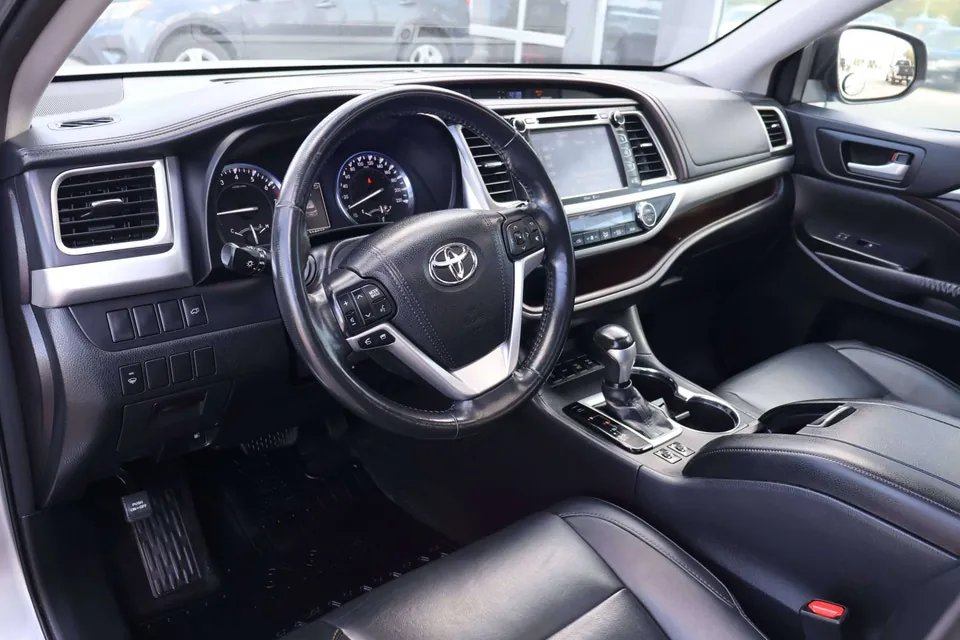 Toyota Highlander 2015 photo 2