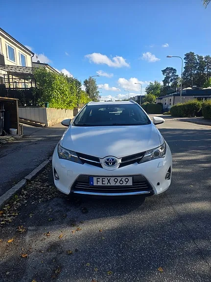 Toyota Auris 2014 photo 4