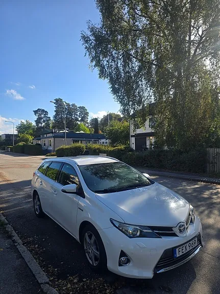 Toyota Auris 2014 photo 5