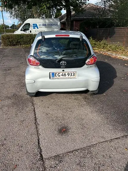 Toyota Aygo 2011 photo 2