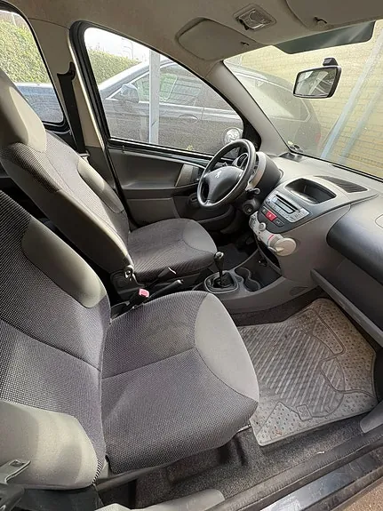 Peugeot 107 2008 photo 3