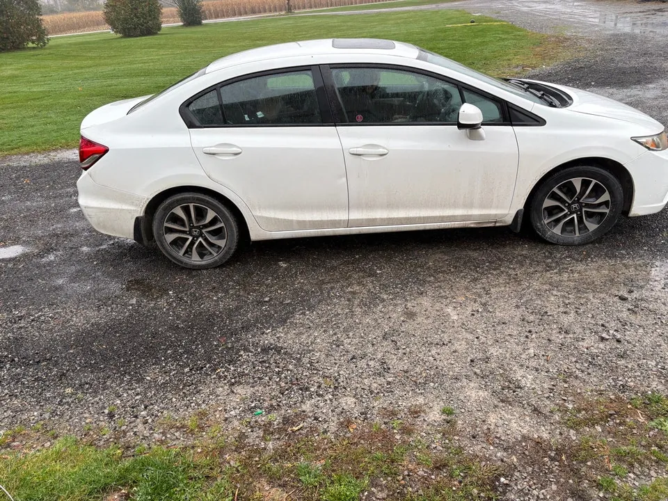 Honda Civic 2013 photo 2