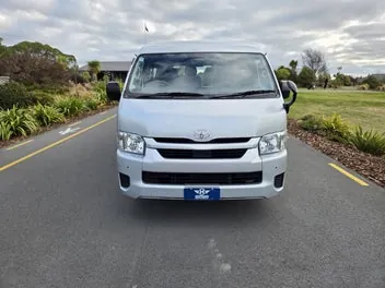 Toyota Hiace 2023 photo 3