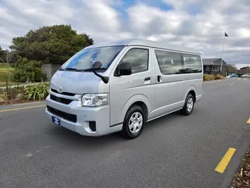 Toyota Hiace 2023 photo 4