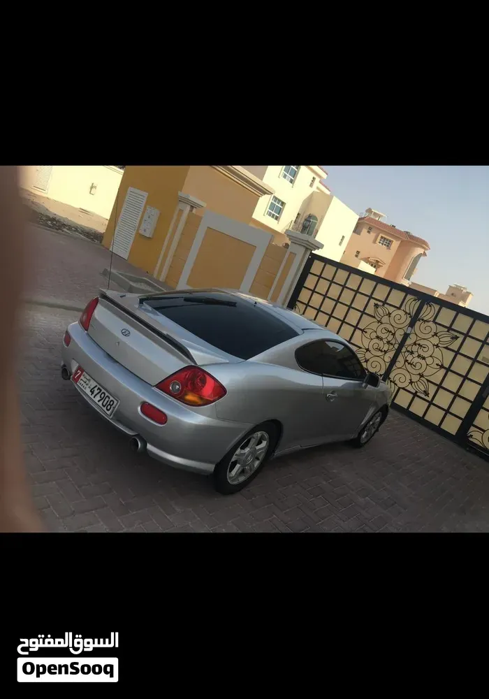 Hyundai Coupe 2004 photo 2