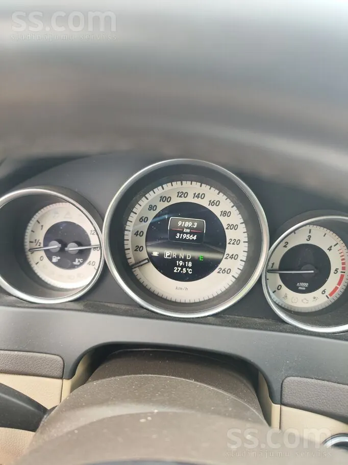 Mercedes-Benz C200 2012 photo 5