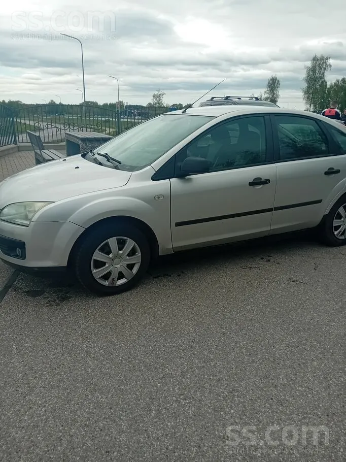 Ford Focus 2006 photo 2