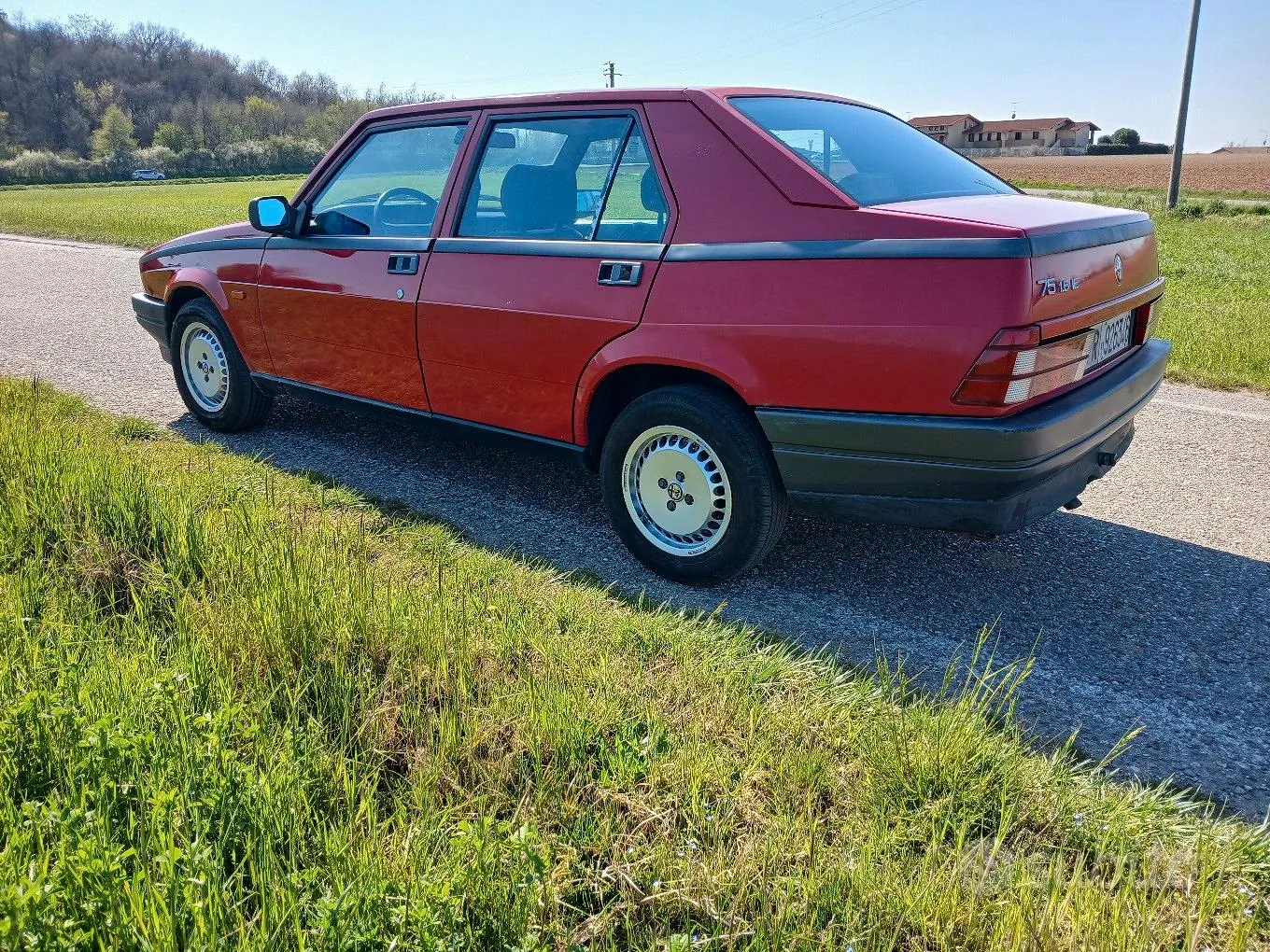 Alfa Romeo 75 1990 photo 3